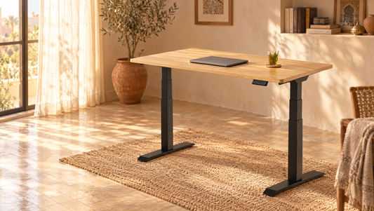 Bureau assis-debout électrique PROBYTE dans un bureau à domicile au Maroc